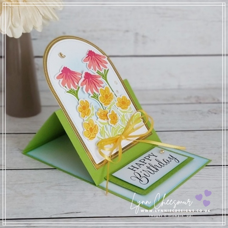 Bright and Bold easel card featuring the Pretty Floral bundle by Stampin' Up! 